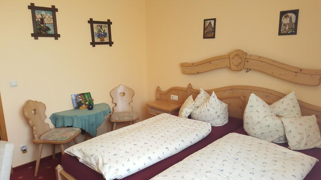 Hotel Burgenblick 3*